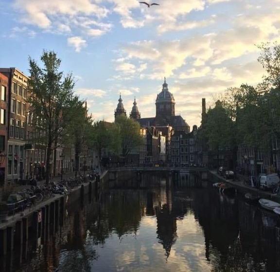 هتل & Bar Royal Taste Amsterdam