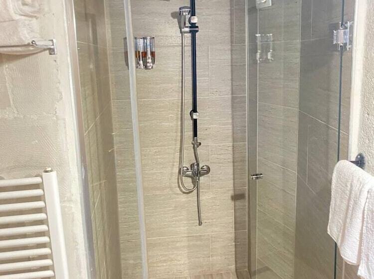 호텔 Zuwinasa House