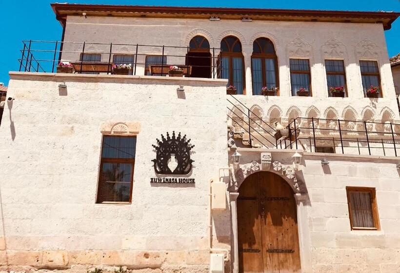 호텔 Zuwinasa House