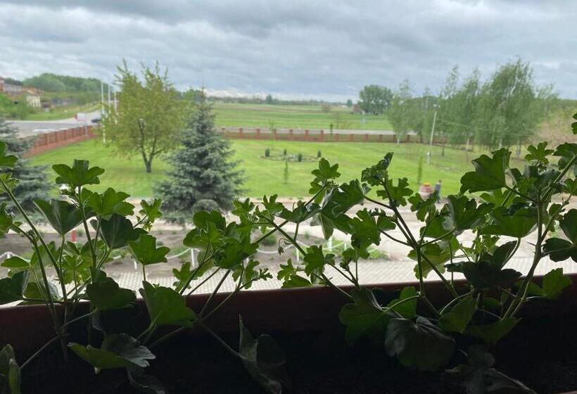 汽车旅馆  Muskátli Panzió és étterem