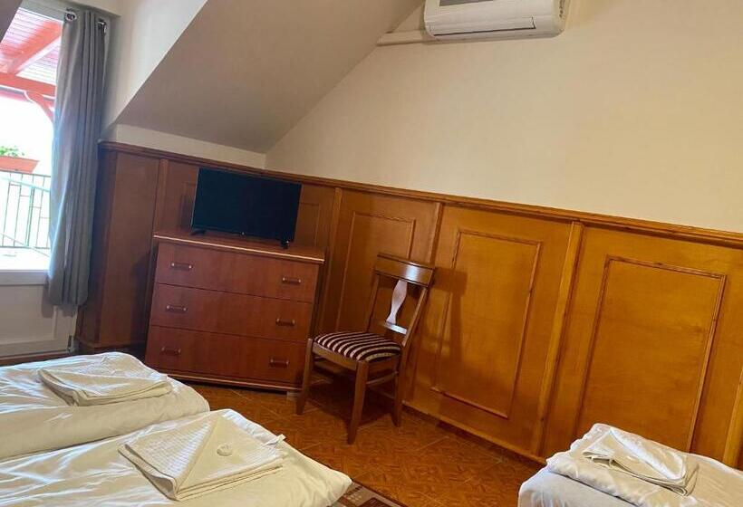 汽车旅馆  Muskátli Panzió és étterem