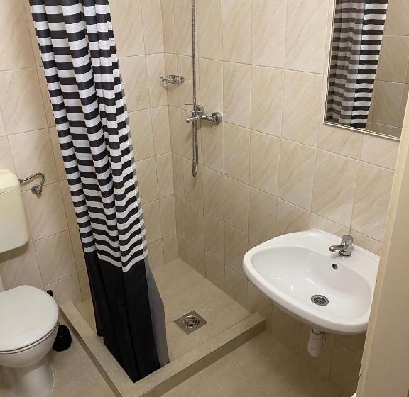 汽车旅馆  Muskátli Panzió és étterem