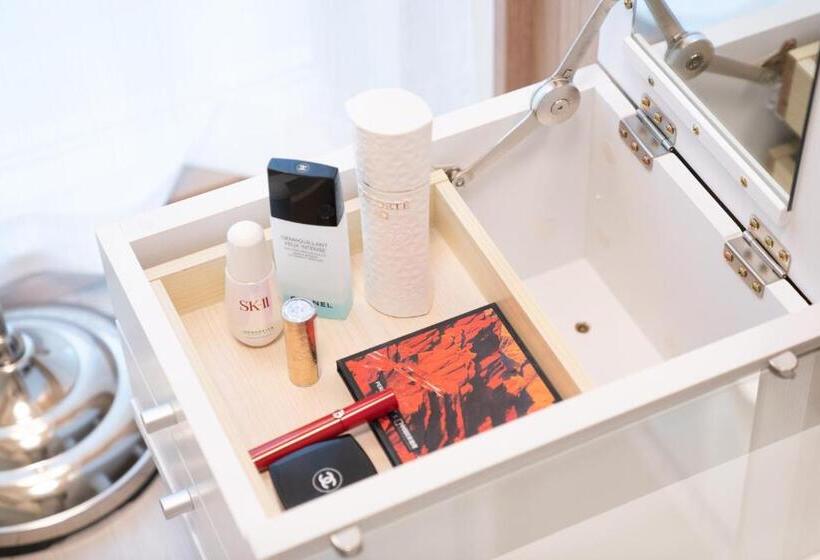 Osaka Sunshine Tower 53 L