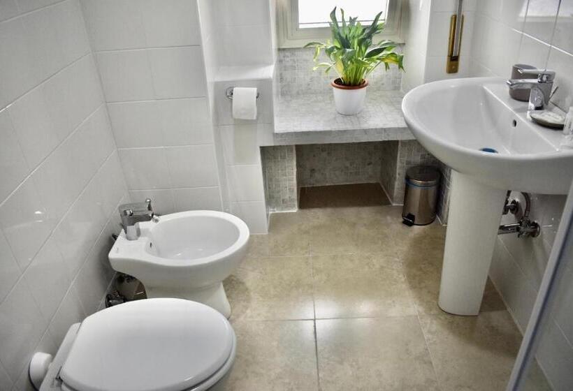 פנסיון Affittacamere Dianir