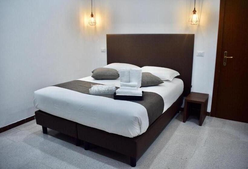 פנסיון Affittacamere Dianir