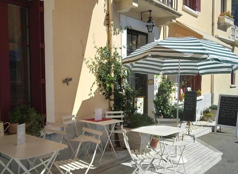 بنسيون Chalet Mina