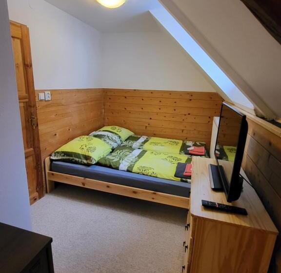 پانسیون Horský Penzion U Splavu