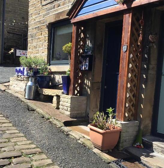 Пансион Room In Holiday House Village Life Holmfirth