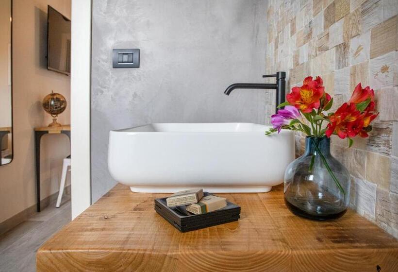 Urban Bed And Breakfast