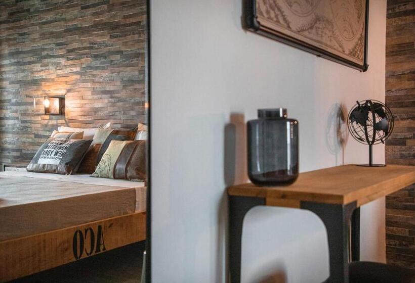 Urban Bed And Breakfast