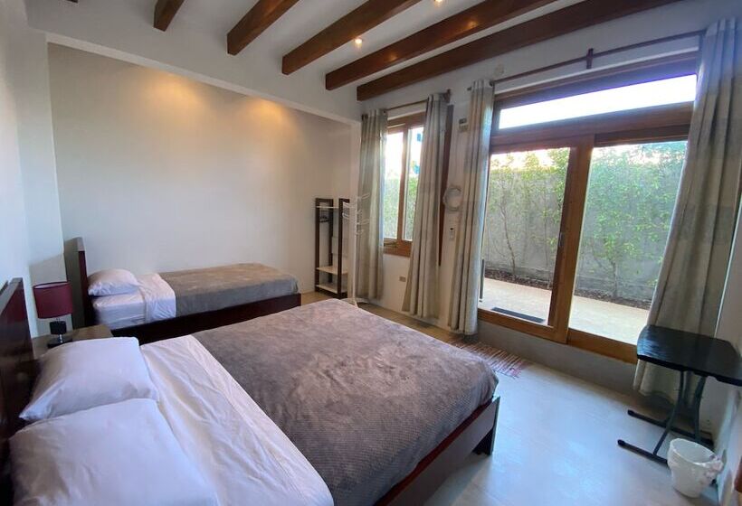 تختخواب و صبحانه Black Pearl