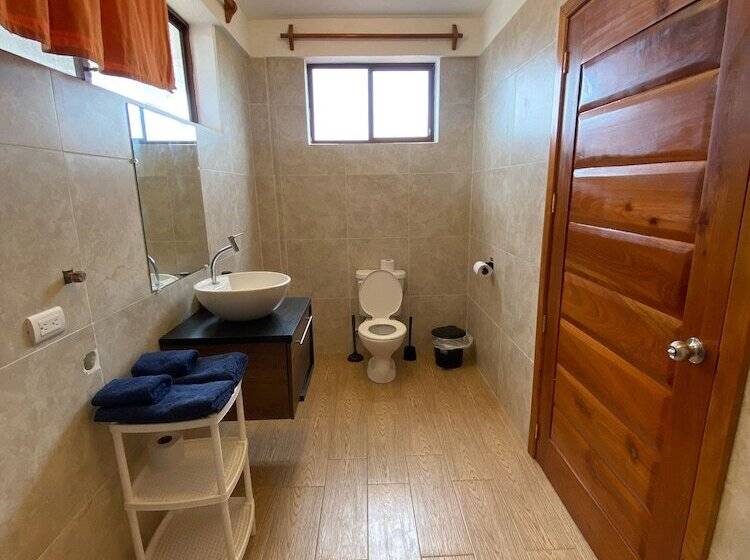 تختخواب و صبحانه Black Pearl