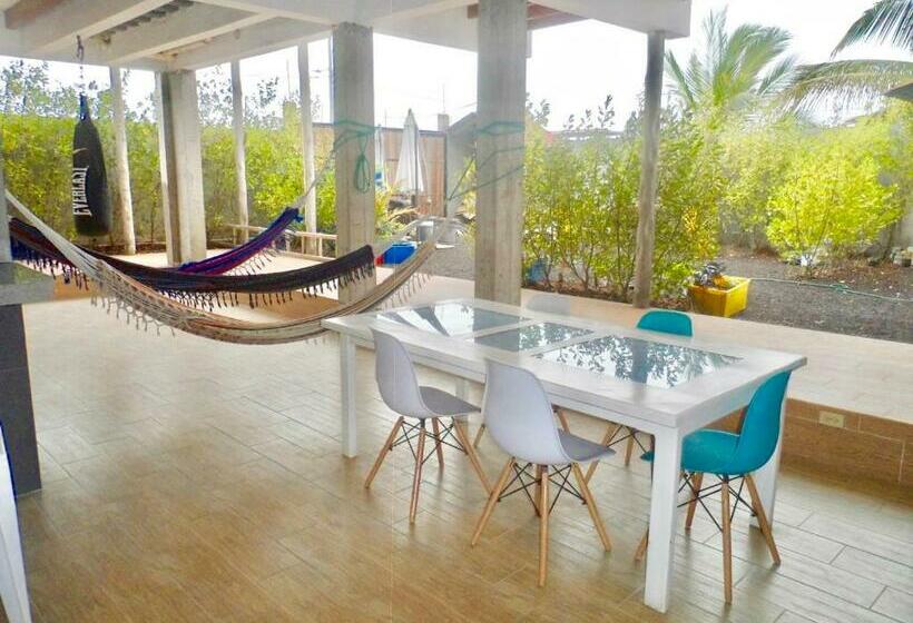 تختخواب و صبحانه Black Pearl