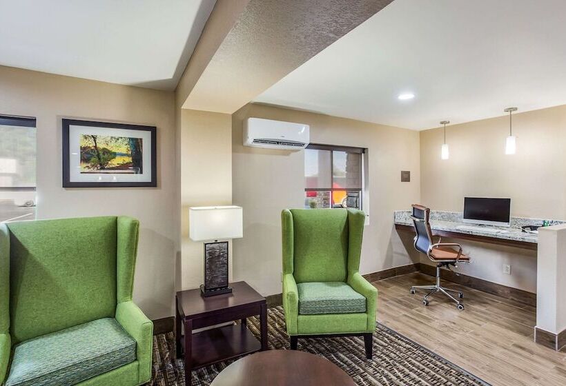 فندق Quality Inn