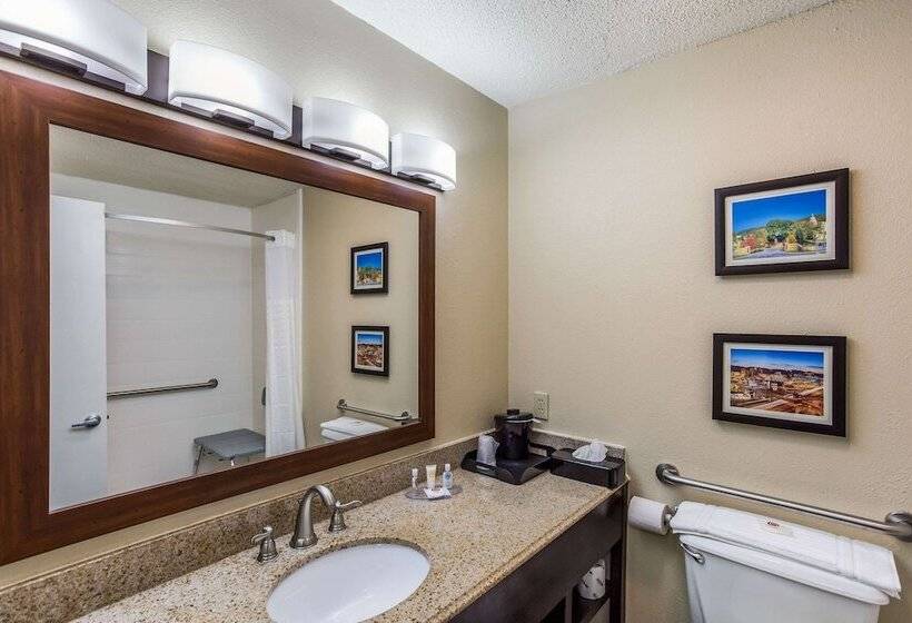 فندق Quality Inn