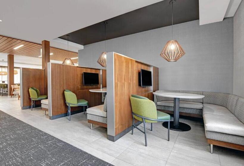 בית מלון כפרי Courtyard By Marriott Manhattan Aggieville