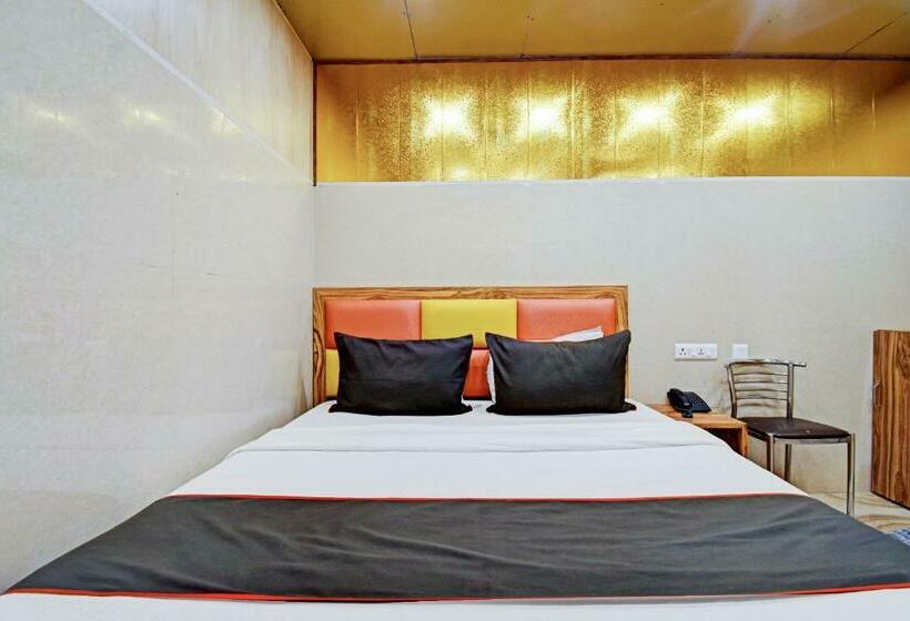 Отель Shree Krishna S & Resort