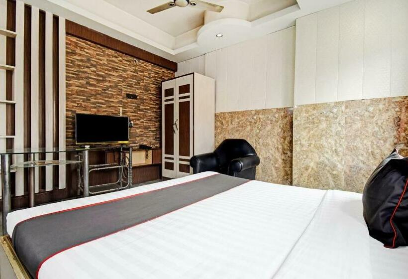 Отель Shree Krishna S & Resort