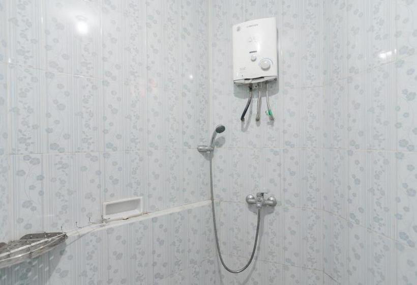 Отель Reddoorz Syariah @ Happy Farm Ciwidey 4