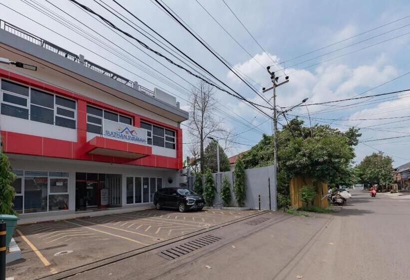 호텔 Reddoorz Syariah Near Dprd Kabupaten Subang