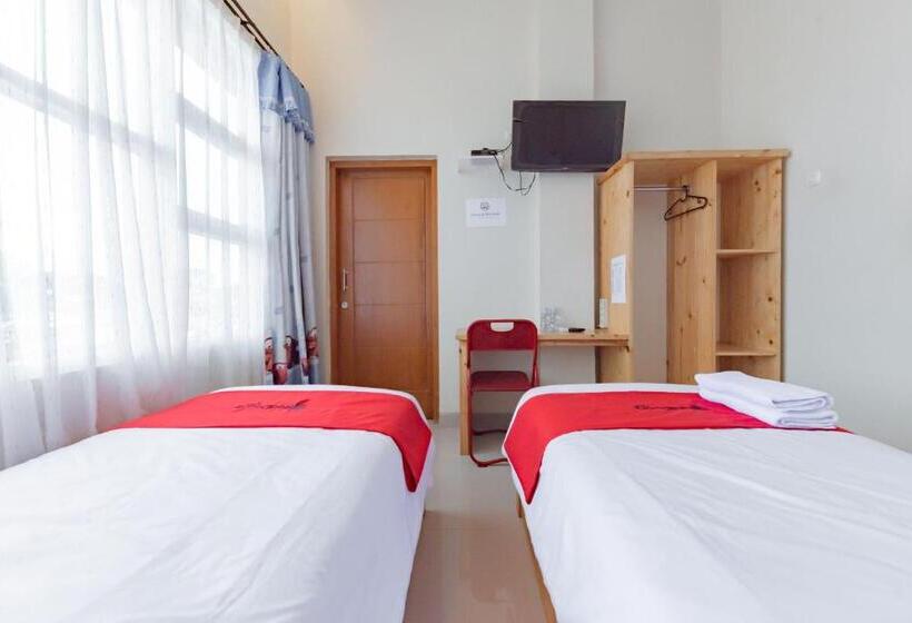 호텔 Reddoorz Syariah Near Dprd Kabupaten Subang