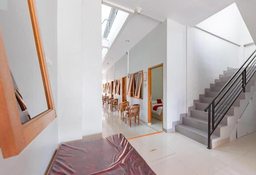 호텔 Reddoorz Syariah Near Dprd Kabupaten Subang