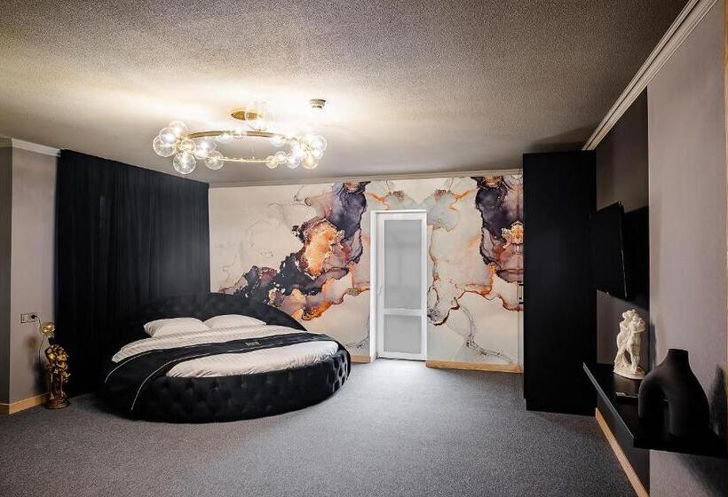 هتل Rich Boutique