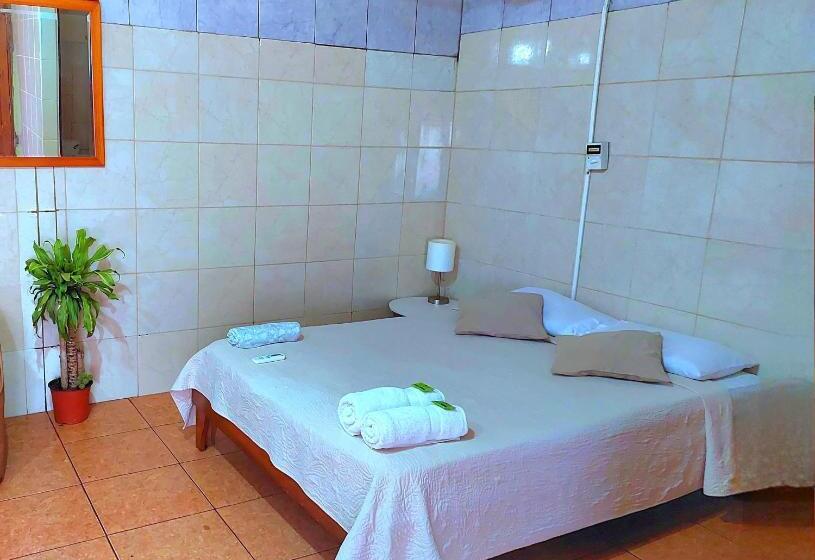 پانسیون Hostel Del Pacífico