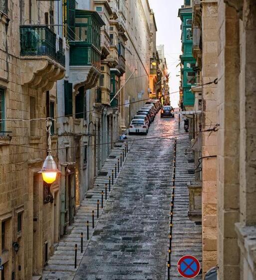 پانسیون No 68 In Valletta