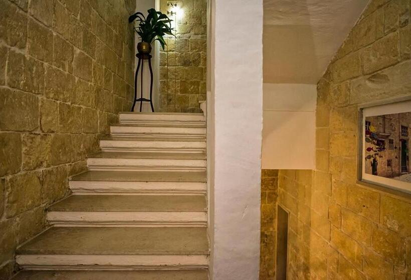 پانسیون No 68 In Valletta