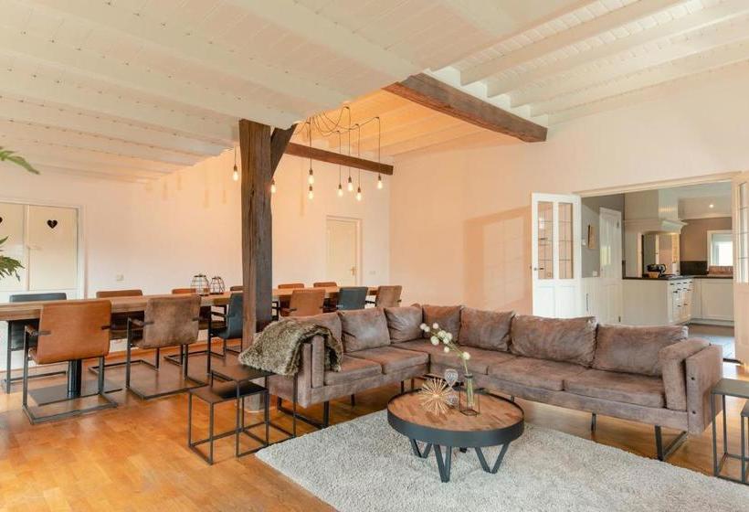 リゾートホテル Luxury Group Accommodation For 14 People