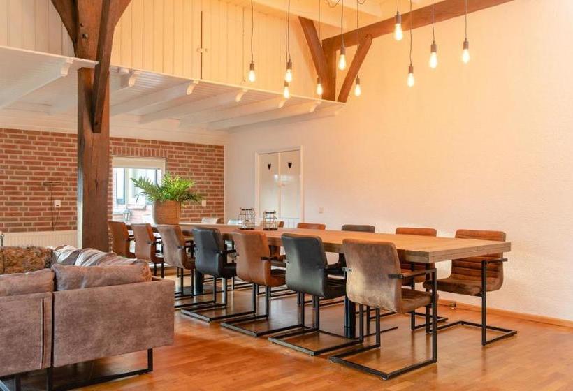 リゾートホテル Luxury Group Accommodation For 14 People