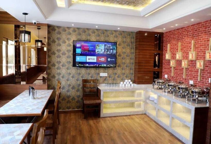 Shrigo Hotel Royal Villa Hall Gate