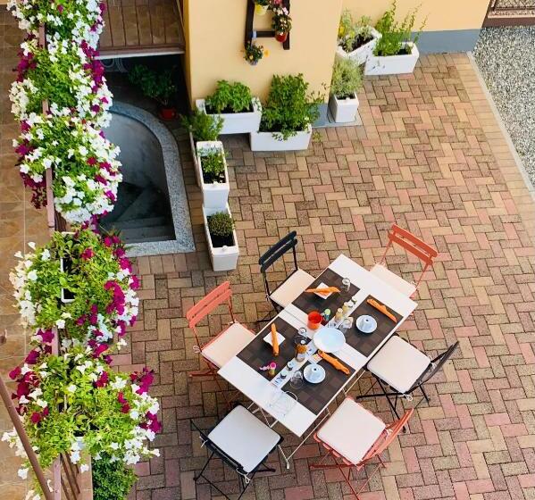 ベッドアンドブレックファースト Bb Borgo Biella