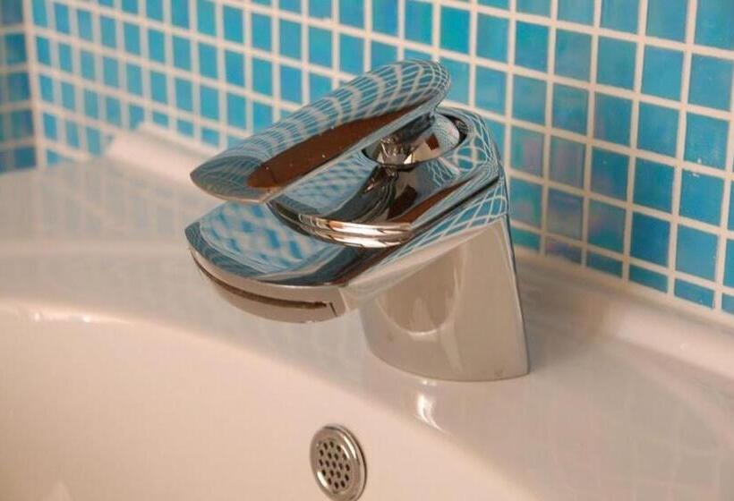 Guesthouse University By Lr Self Check In