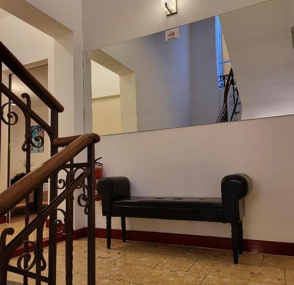 Guesthouse University By Lr Self Check In