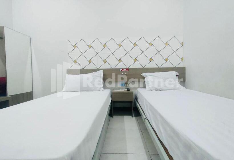 ホテル Almeira Homestay Syariah Near Makam Sunan Ampel Mitra Reddoorz