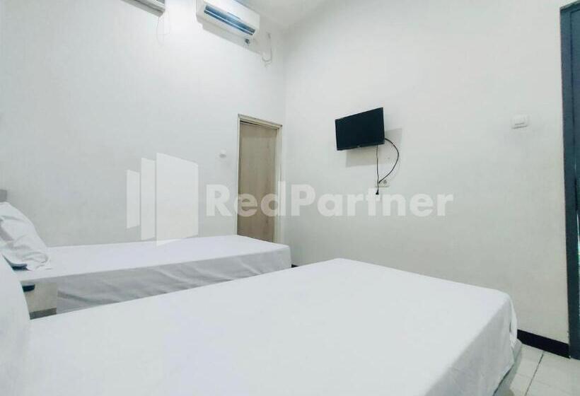 ホテル Almeira Homestay Syariah Near Makam Sunan Ampel Mitra Reddoorz