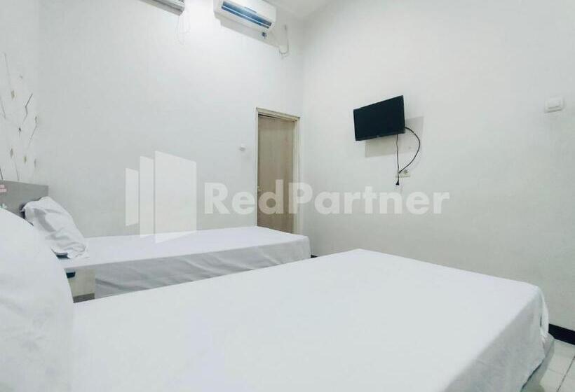 ホテル Almeira Homestay Syariah Near Makam Sunan Ampel Mitra Reddoorz