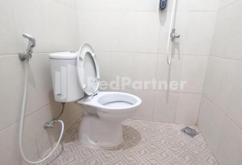 ホテル Almeira Homestay Syariah Near Makam Sunan Ampel Mitra Reddoorz