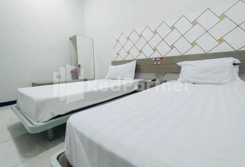 ホテル Almeira Homestay Syariah Near Makam Sunan Ampel Mitra Reddoorz