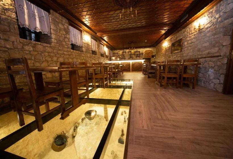 בית מלון כפרי Berati Castle