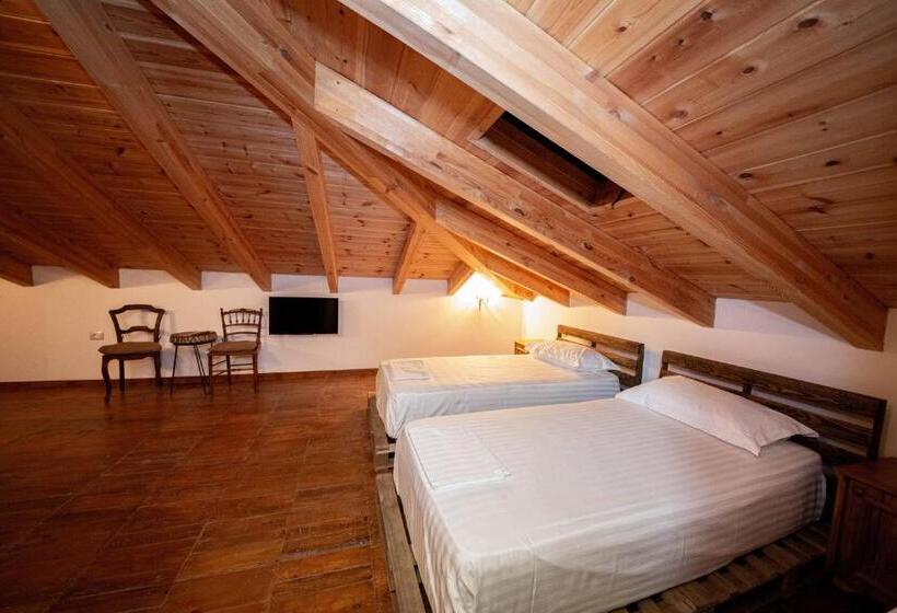 בית מלון כפרי Berati Castle