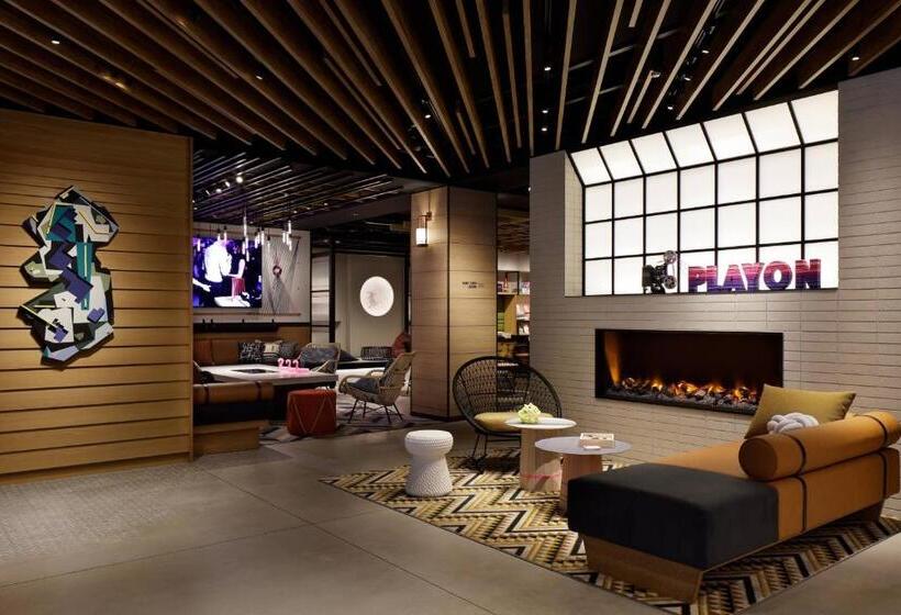 ホテル Moxy Kyoto