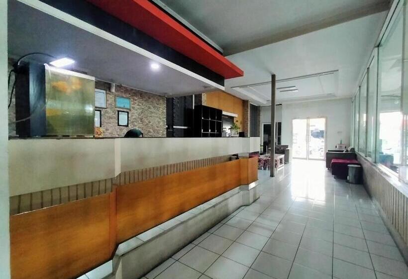 호텔 Nirwana Ternate Redpartner