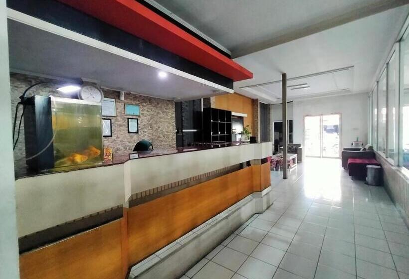 هتل Nirwana Ternate Redpartner