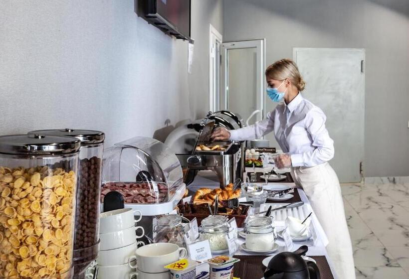 ホテル Optima Collection Miramar Chornomorsk