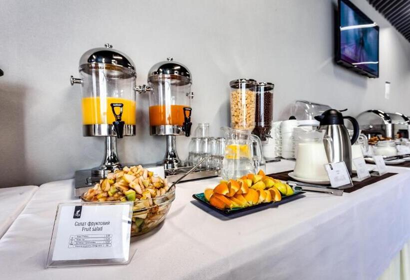 ホテル Optima Collection Miramar Chornomorsk