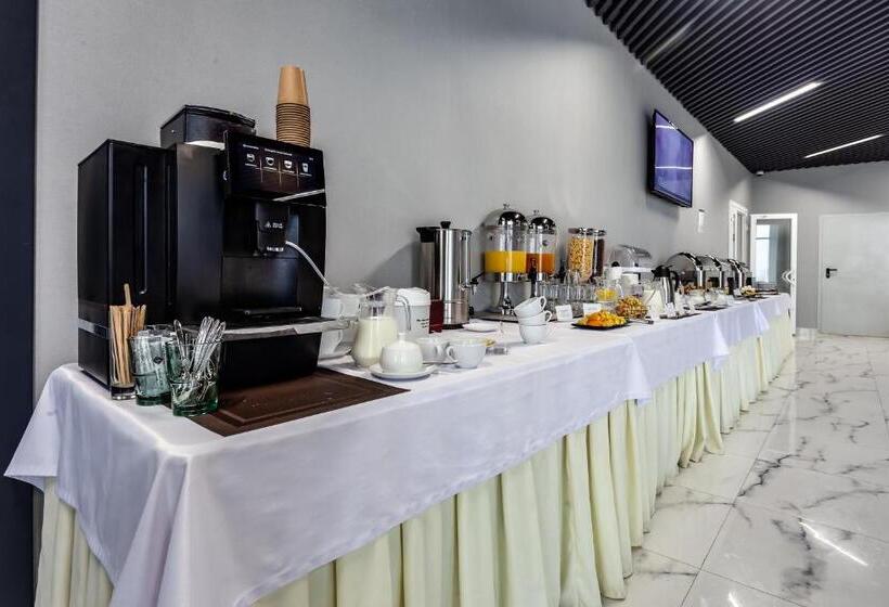 ホテル Optima Collection Miramar Chornomorsk