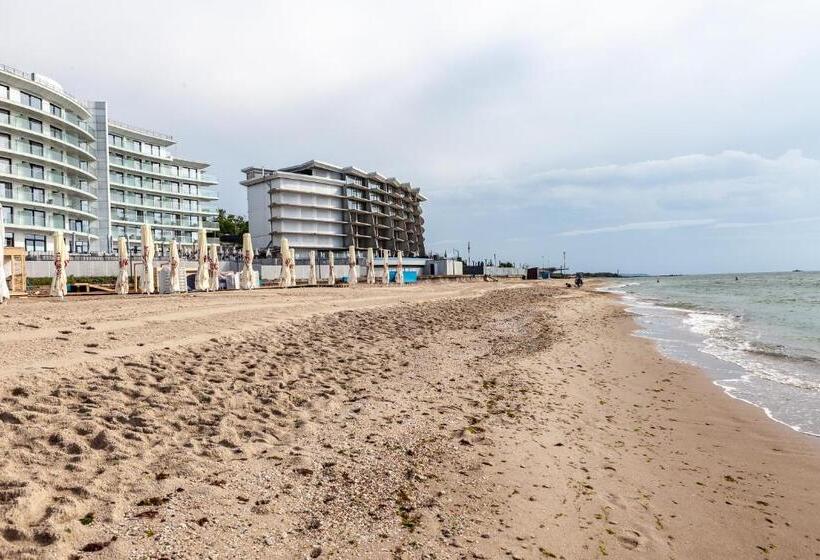 ホテル Optima Collection Miramar Chornomorsk